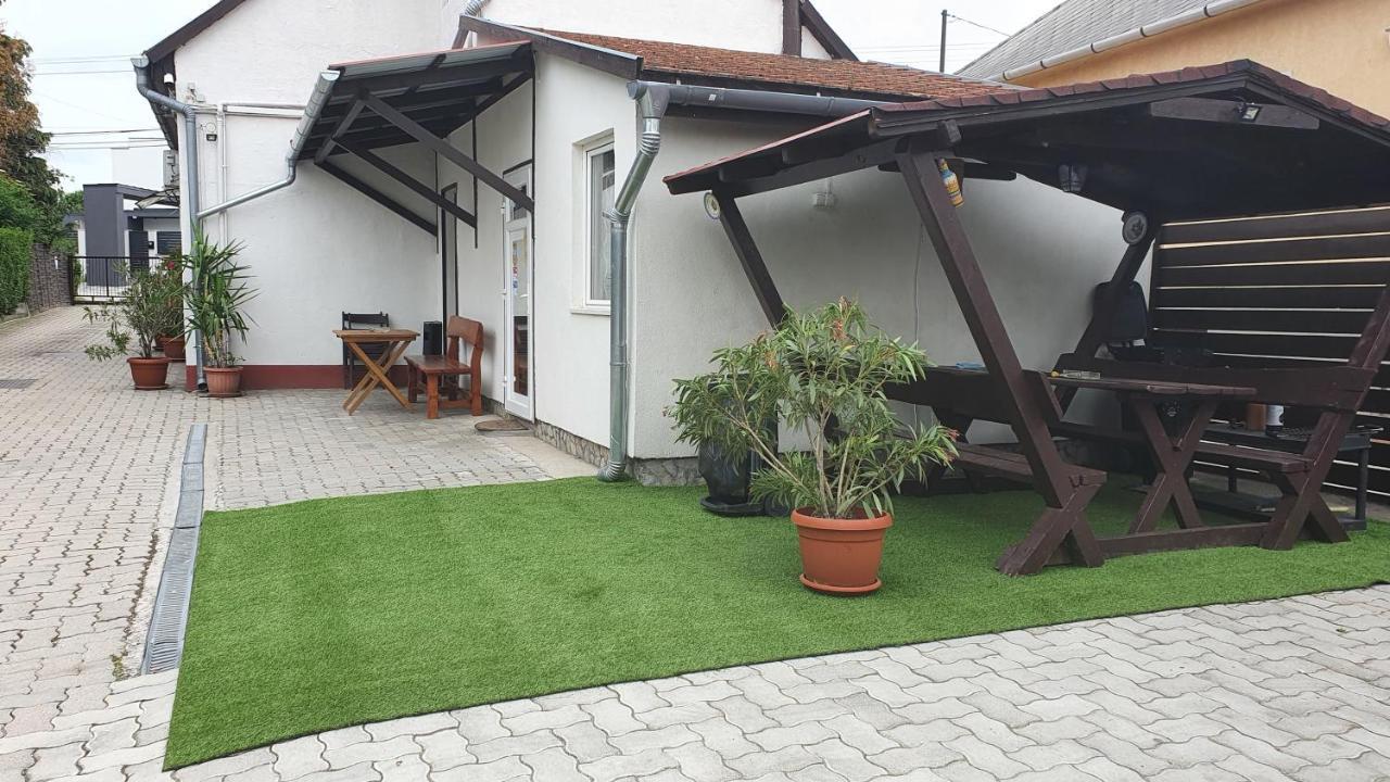 Ruttkai Vendeghaz Apartment Szekesfehervar Exterior photo