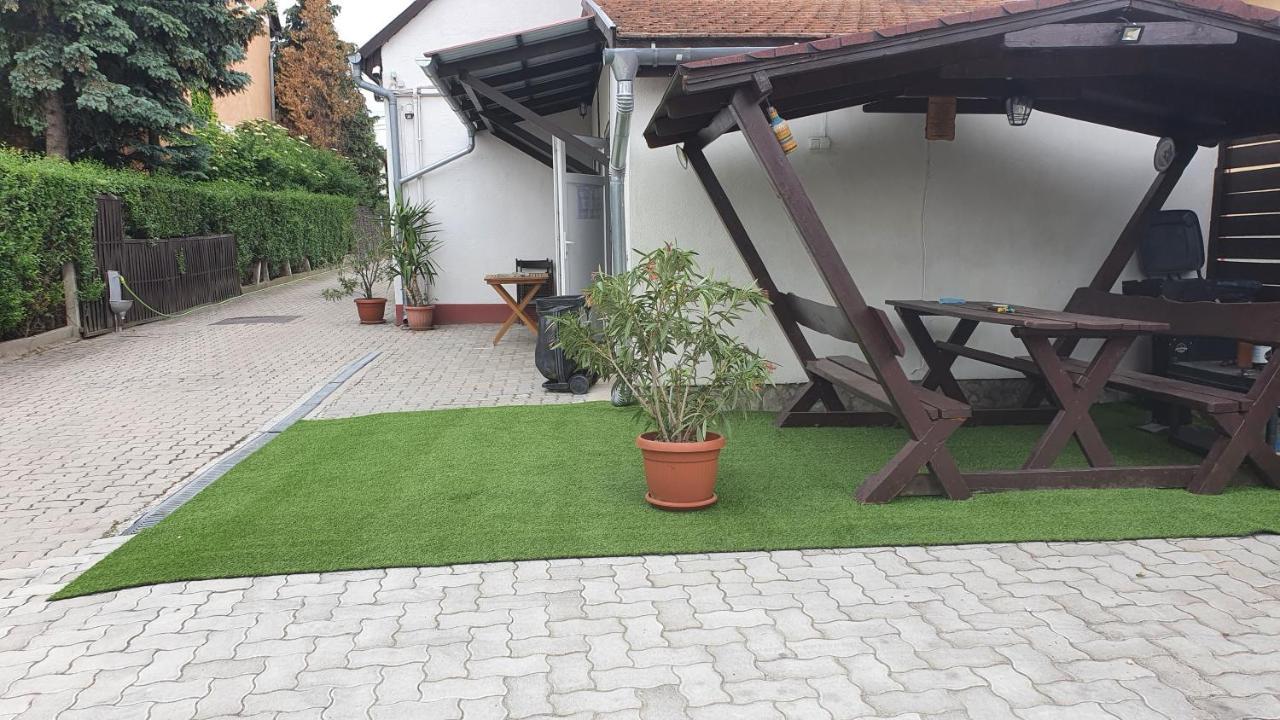 Ruttkai Vendeghaz Apartment Szekesfehervar Exterior photo